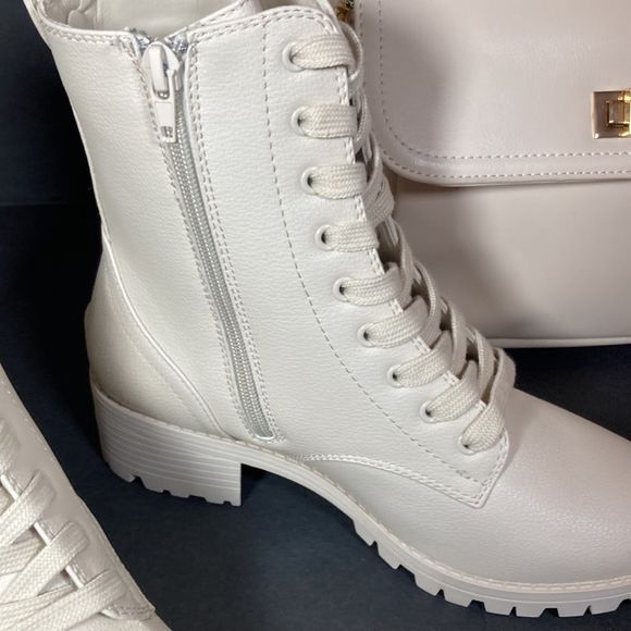 NWT ivory hiking boot by Raylee size 6.5 - Picture 2 of 8